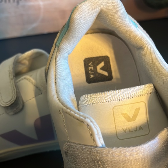 COPY - Veja V-12 - Picture 6 of 7